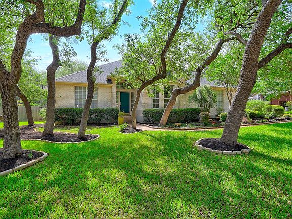 2nd image of 301 Rim Rock Dr