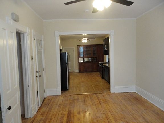 3rd image of 3309 N Southport Ave APT 1