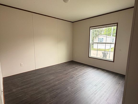 2nd image of 154 Humphrey Dr #154