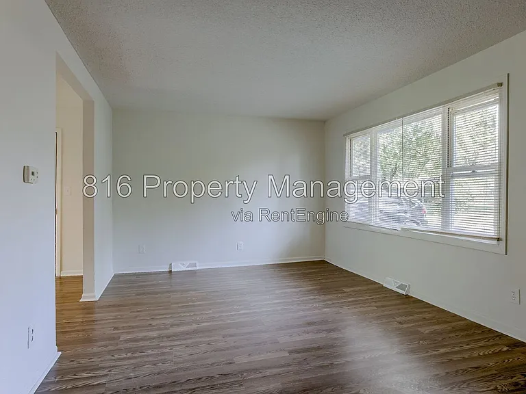 8701 E 114th St — Photo 3