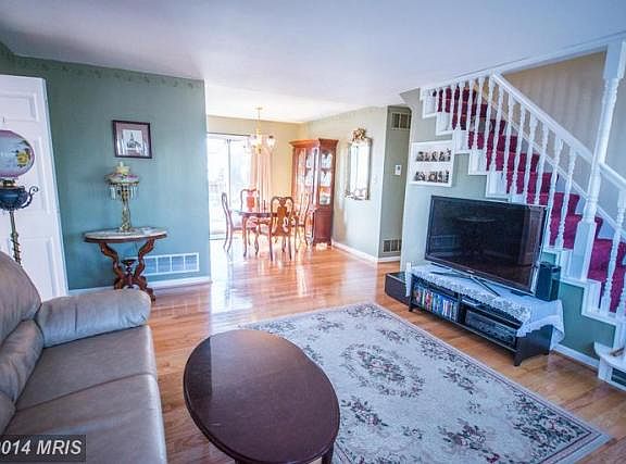 4th image of 110 Inglewood Dr