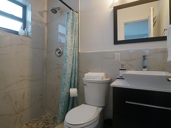 5th image of 13030 NE 4th Ave #1