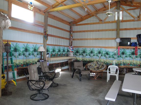 3rd image of 1100 Cottonwood Dr