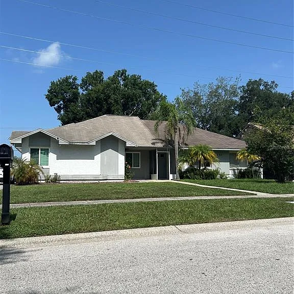 3330 Laurel Dale Dr — Photo 2