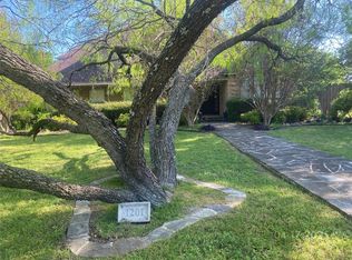 1201 W Sandra Ln, Grand Prairie, TX 75052