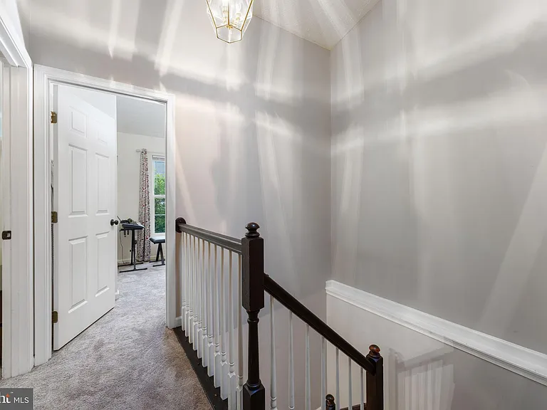7840 Foxfarm Ln — Photo 31
