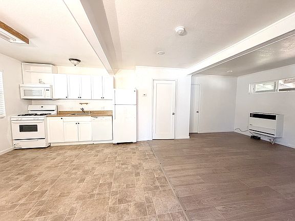 3rd image of 1150 Bonanza Ave #4