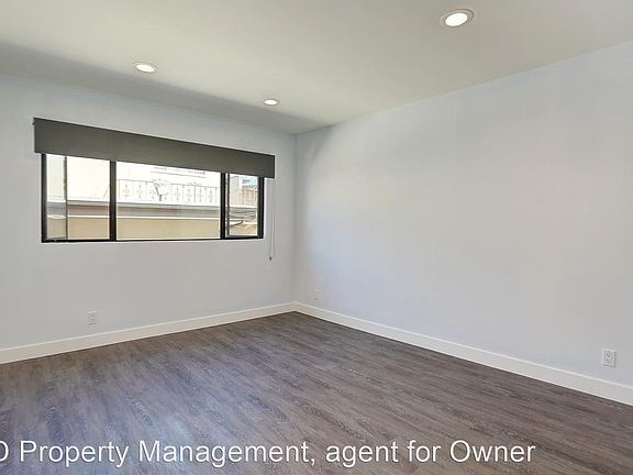 4th image of 310 N Crescent Dr APT 309