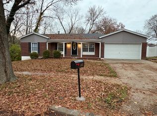 6882 Foxbend Ct, Florissant, MO 63033