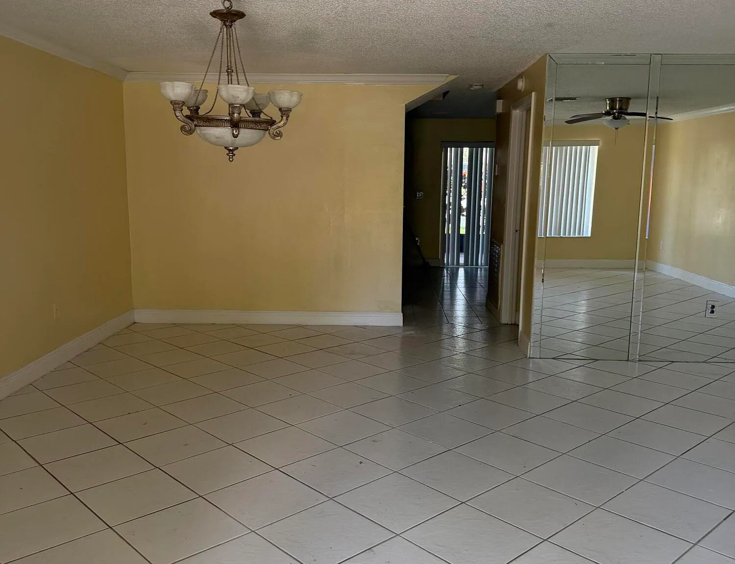 3 bed, 2.5 bath, 1750 sqft, $3,000 — Photo 4