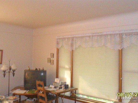 2nd image of 1499 Warrington St