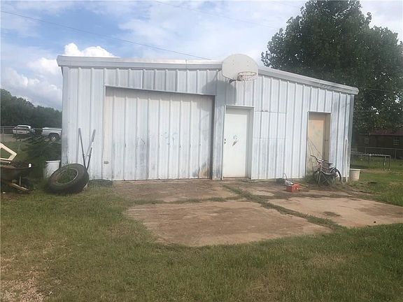 3rd image of 1301 E Church Dr