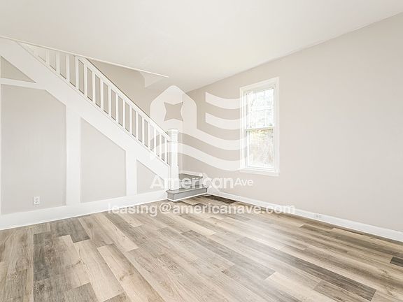 1288266_002_living_room_13671091.jpg