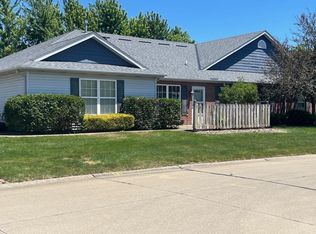 532 Heatherwoods Dr, Elyria, OH 44035