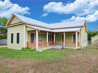 6011 Sutherland Springs Rd, Seguin, TX 78155