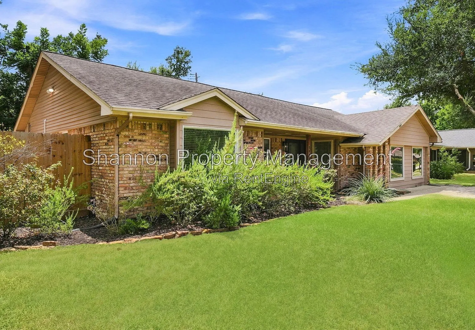 3 bed, 2.5 bath, 2248 sqft, $3,700 — Photo 3