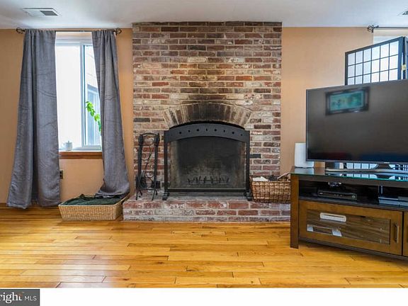 5th image of 317-19 Monroe St #6