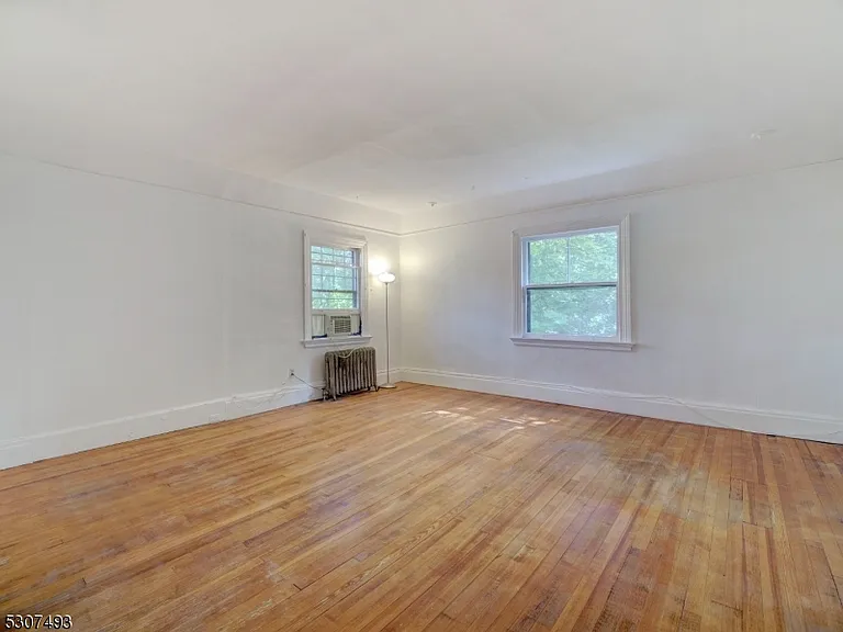 449 Grove St — Photo 13