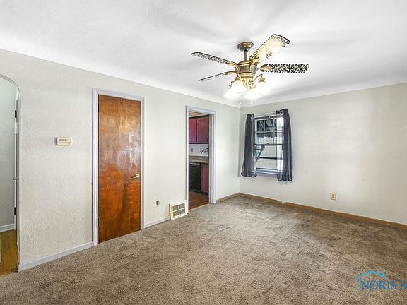 2nd image of 411 W Gramercy Ave