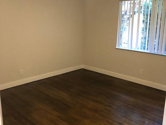 5th image of 279 Temple Ave #1
