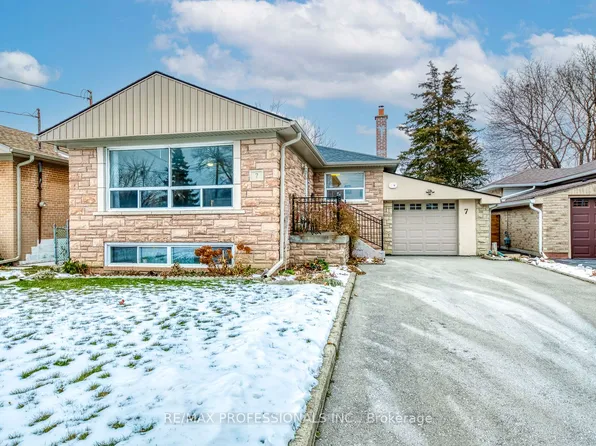 7 Belgate Pl, Toronto, ON M9C 3Y5