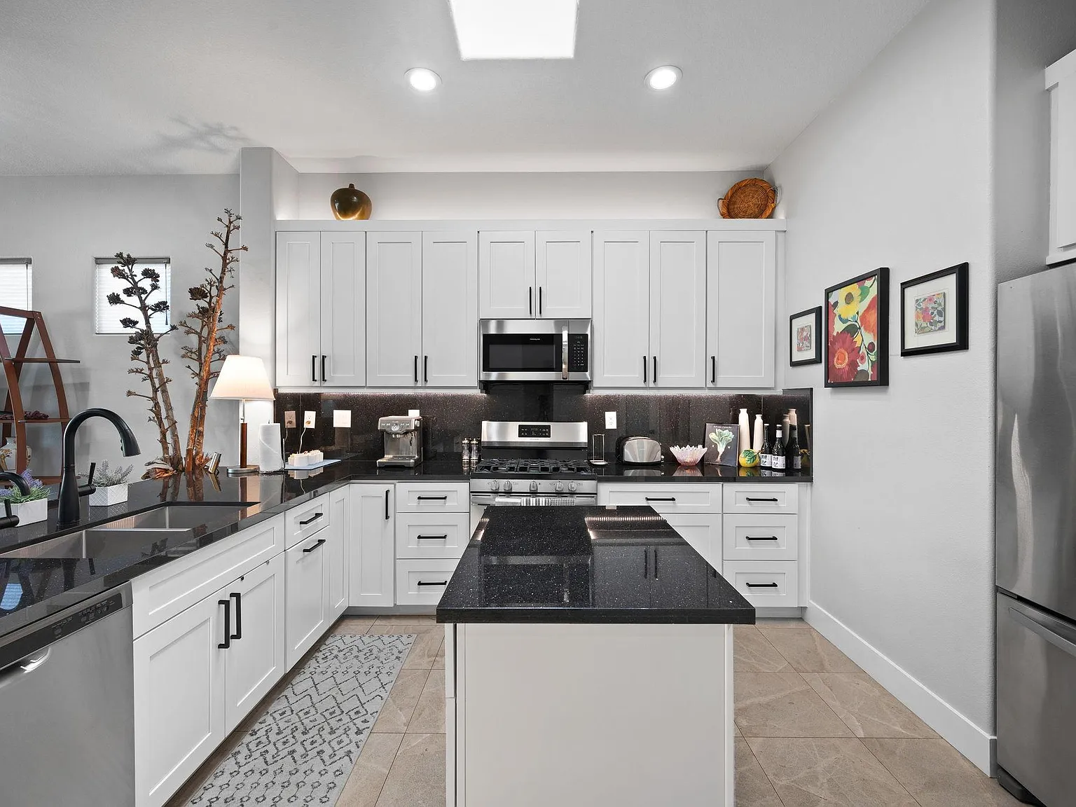 3 bed, 1724 sqft, $3,500 — Photo 3