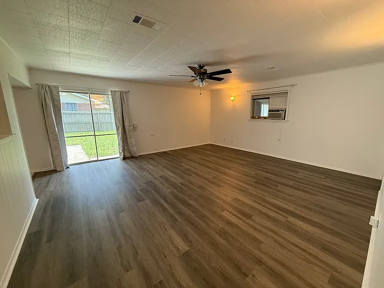 107 Sherry Dr — Photo 7