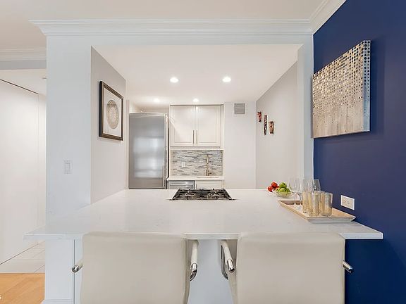 3rd image of 50 Lexington Ave APT 19G