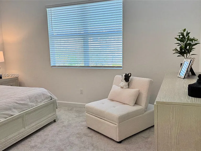 401 SE Crossoak Ln #401 — Photo 9