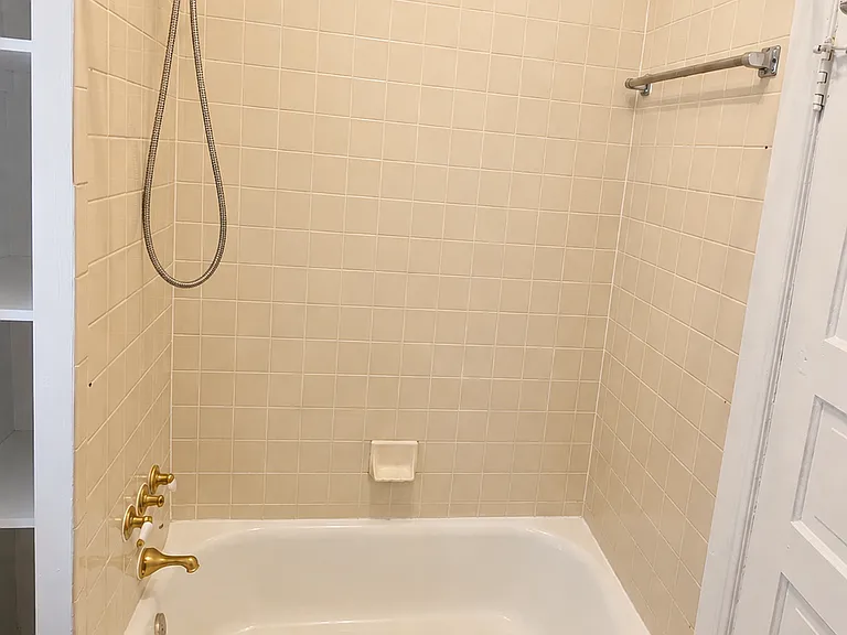 336 S Corona St — Photo 13
