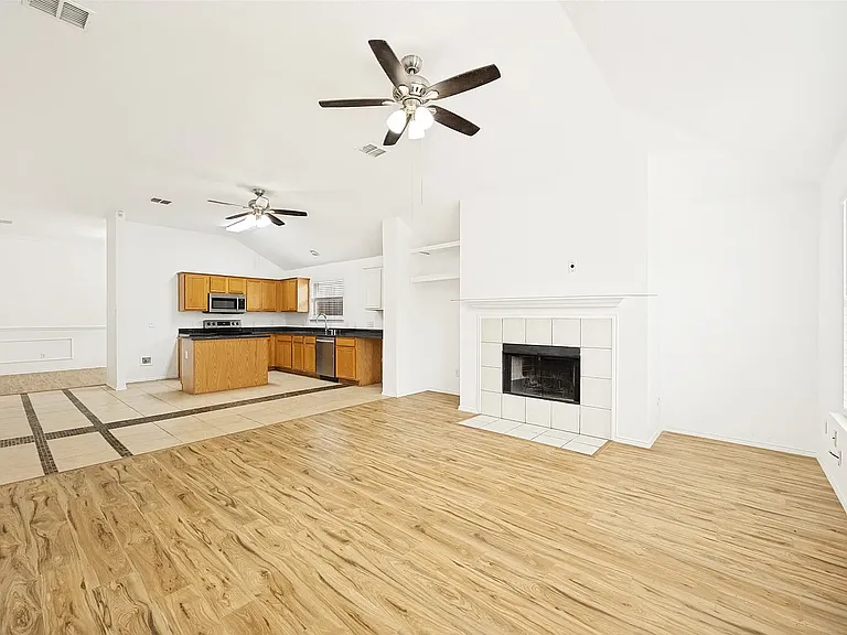 202 Trenton Dr — Photo 21