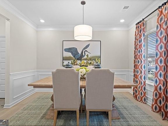 5th image of 124 Sycamore Ln