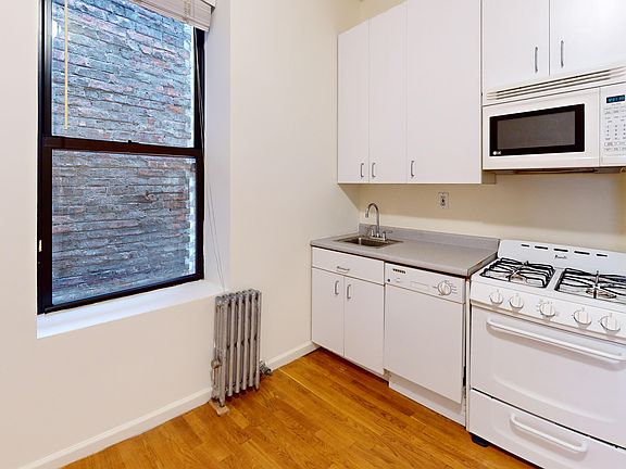 4th image of 303 E 76th St APT 16