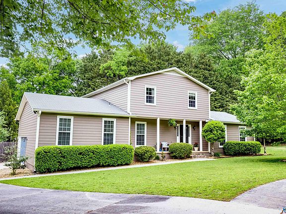 2nd image of 13900 Chimney Rock Cir SE