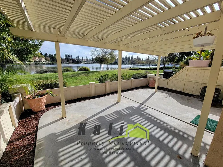 2096 Northshore Dr #C — Photo 3