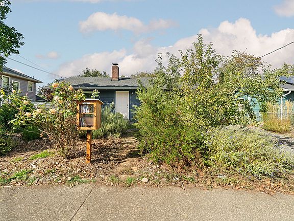 2nd image of 7723 SE Reedway St