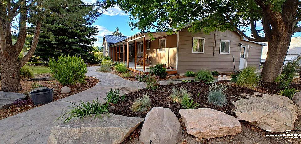 1st image of 8 Goodman Ln
