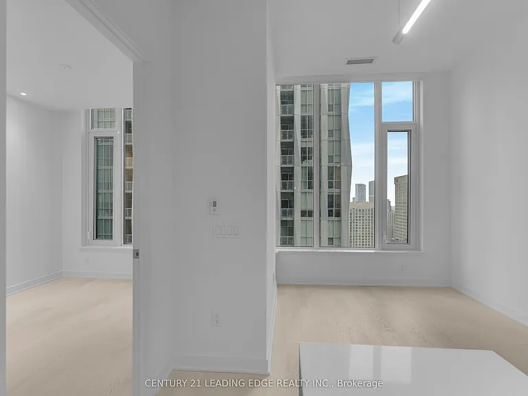 11 Yorkville Ave #3005 — Photo 23