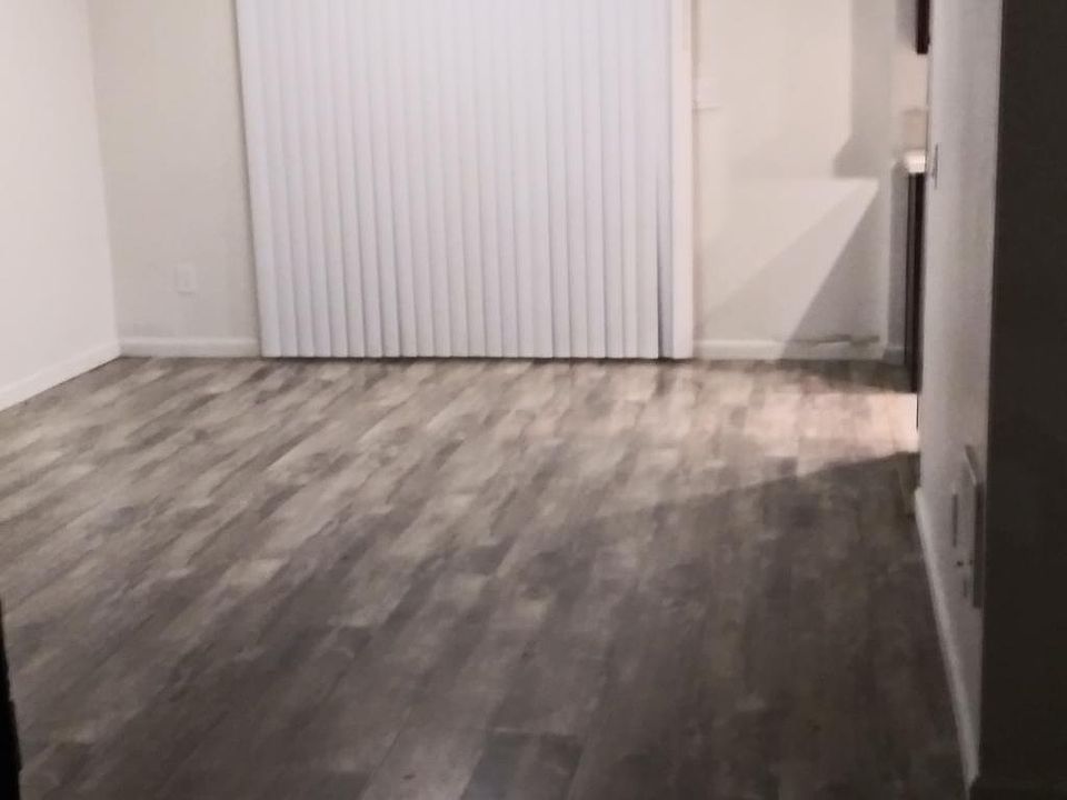 2nd image of 4674 Home Ave