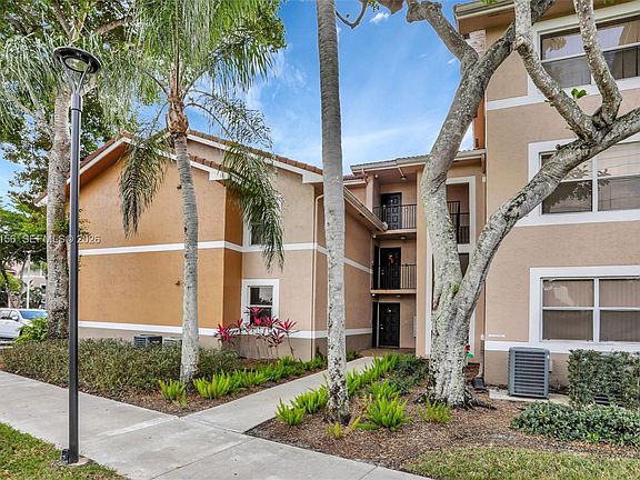 2nd image of 8891 Wiles Rd APT 102