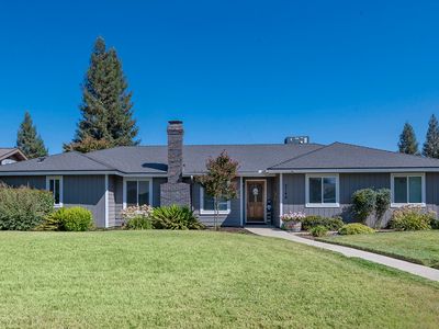 2744 E Paradise Avenue, Visalia, CA, 93292
