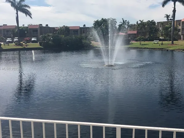 5122 NW 79th Ave APT 205, Doral, FL 33166