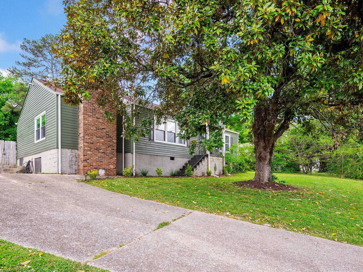 4 bed, 1453 sqft, $2,400 — Photo 3