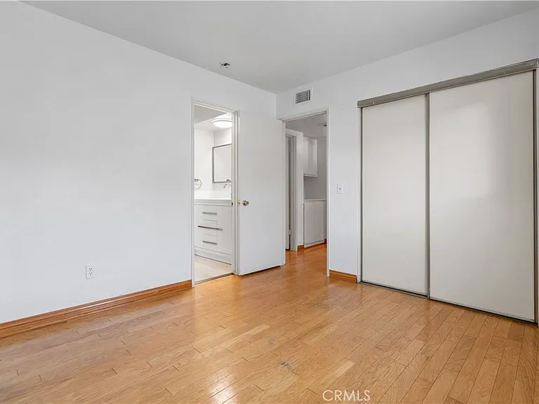 10201 Mason Ave — Photo 21