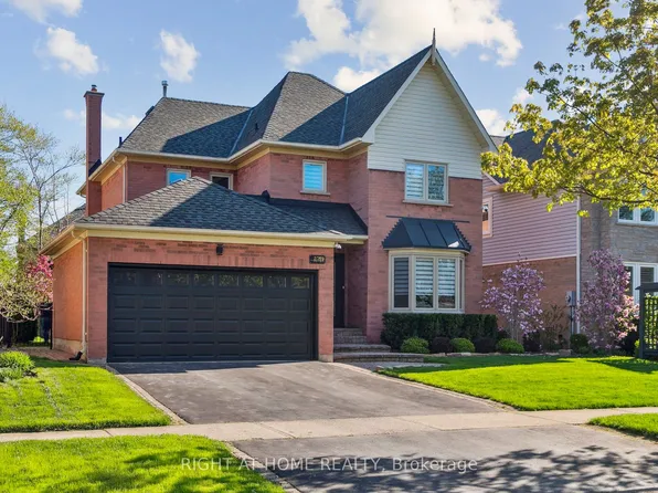 2069 Waterbridge Dr N, Burlington, ON L7M 3W2