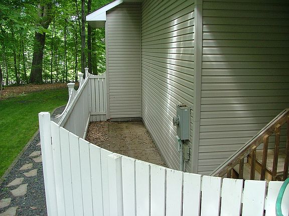 4th image of 20462 Austin St NE