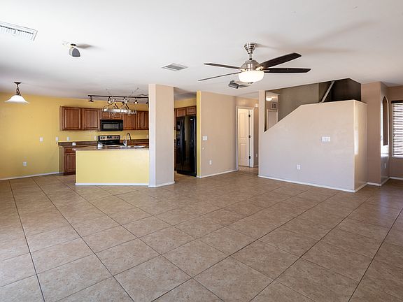 2nd image of 2739 S Pantano Edge Dr