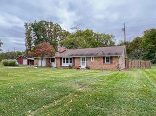 28985 Middle Crossing Rd, Dowagiac, MI 49047