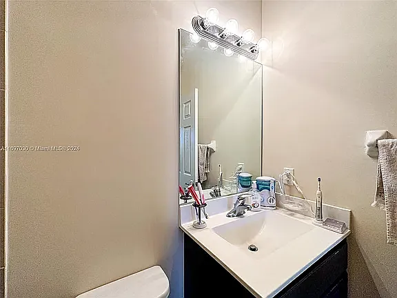 2819 SE 1st Dr #5 — Photo 11
