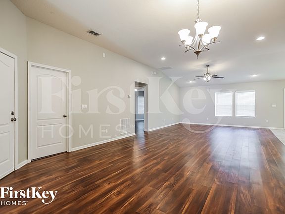 5th image of 344 Sunshine Dr